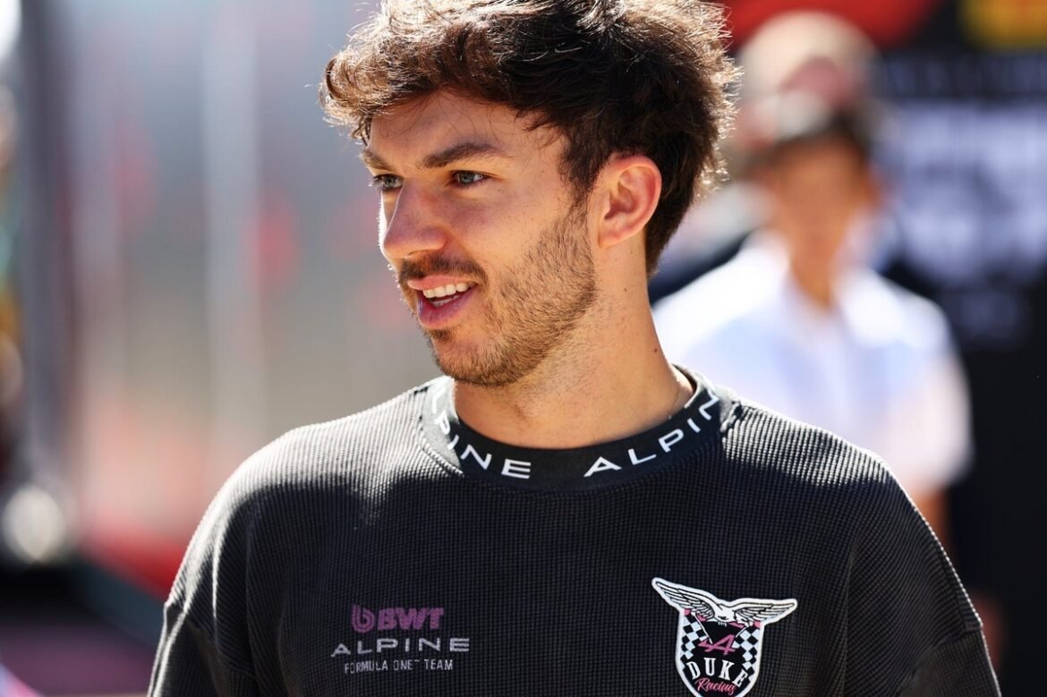 Pierre Gasly testa o novo protótipo A110 Future com o Duque de Richmond no Festival de Velocidade de Goodwood