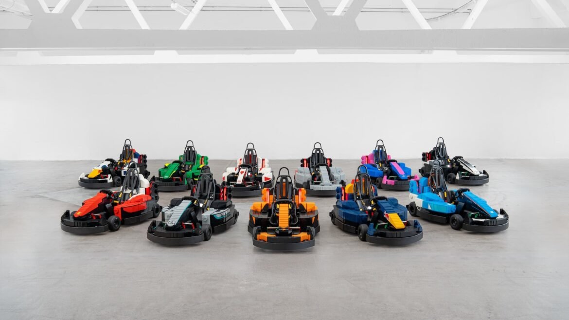 Pilotos compartilham expectativas e Hamilton questiona sua participação em corrida de Lego.