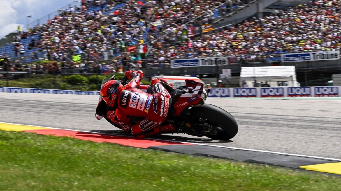 Por que Marc Márquez "teve que reduzir a velocidade" no MotoGP de Sachsenring