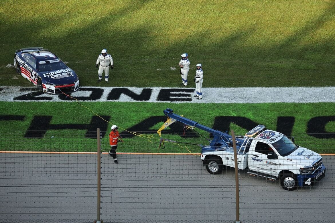Quem foi eliminado na Rodada 2 do Desafio de Eliminatórias da NASCAR durante a temporada?