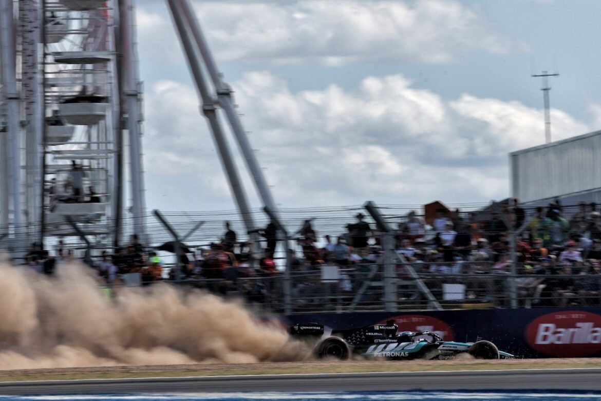 Russell comenta sobre a perda de tempo nas retas após terminar em quarto lugar em Silverstone