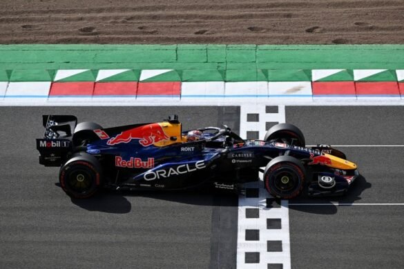 "Talvez eu tenha cruzado com um gato preto" – Max Verstappen não consegue acreditar na má sorte da Red Bull na F1 2026