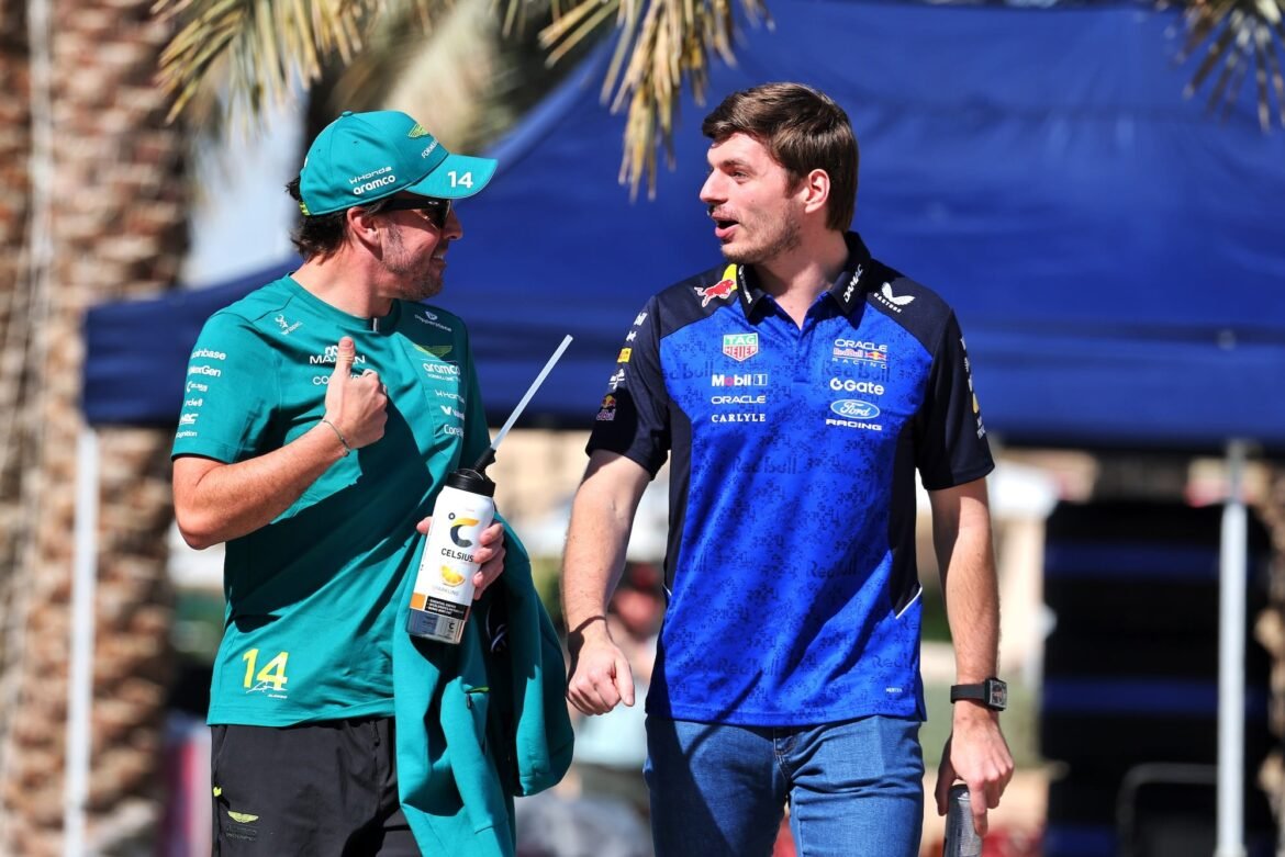 Verstappen compara sua situação com a de Alonso ao comentar sobre aposentadoria.