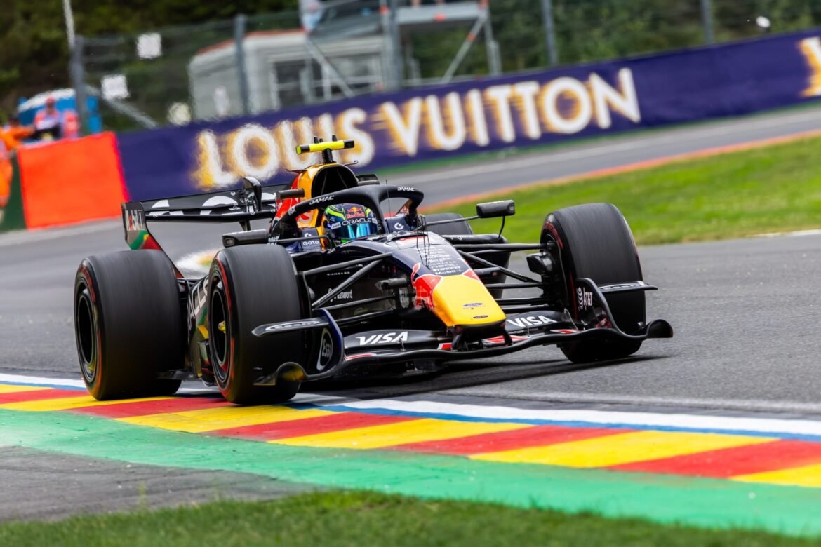 Verstappen destaca a contribuição fundamental de Hadjar na classificação.