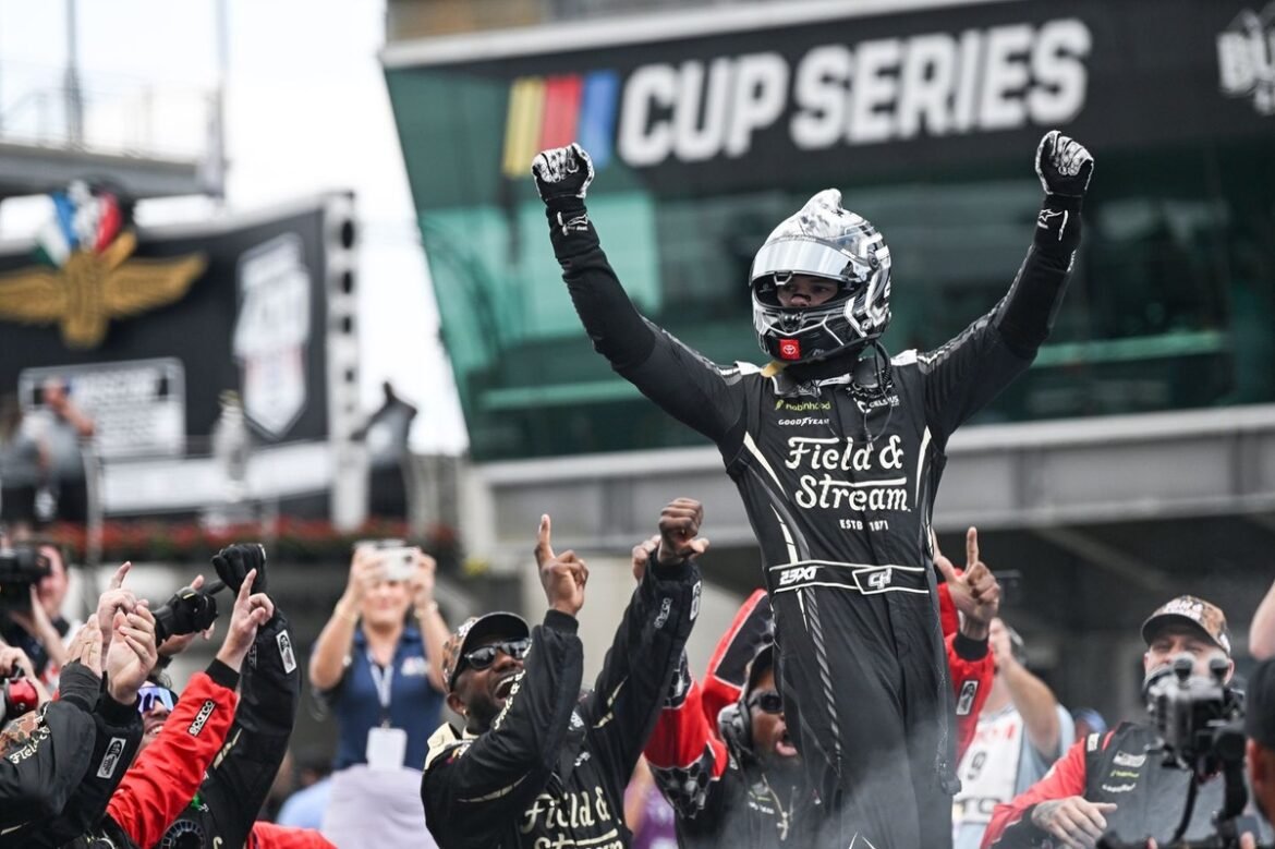 A NASCAR anunciou que Corey Heim não será elegível para o Prêmio de Novato do Ano da Cup em 2027.