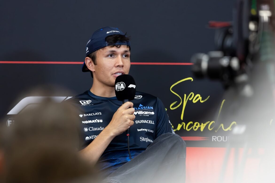 Albon divulga os motivos por trás de sua extensão de contrato com a Williams.