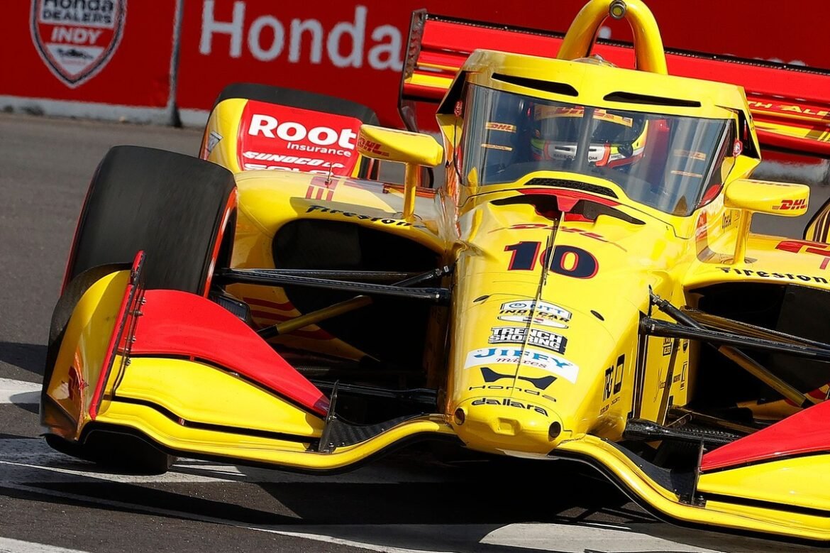 Alex Palou se envolve em acidente durante a qualificação em Markham após um erro raro na IndyCar.