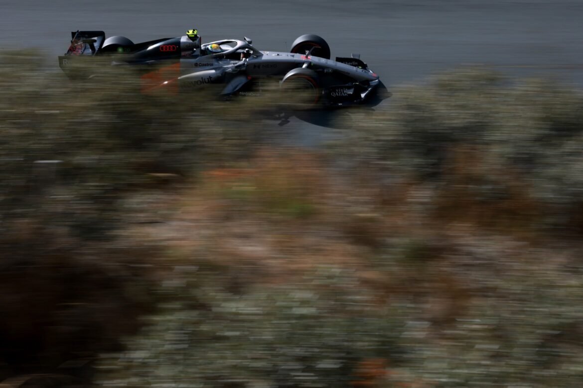 Bortoleto celebra o nono lugar na "classificação acirrada" do GP da Holanda.