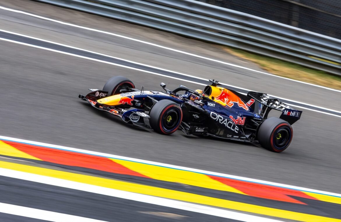 Bortoleto foca nos Racing Bulls enquanto Red Bull busca triunfos.