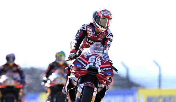 “Como observar duas motos diferentes” - Pecco Bagnaia intrigado com os dados de MotoGP de Alex Marquez