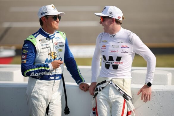 Dale Earnhardt Jr. não tem certeza sobre os próximos passos da Trackhouse após a saída de Connor Zilisch.