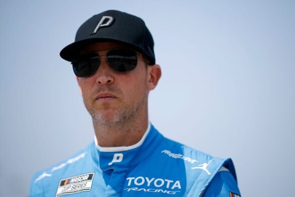 Denny Hamlin explica a decisão da equipe sobre o pacote de freios em Iowa.