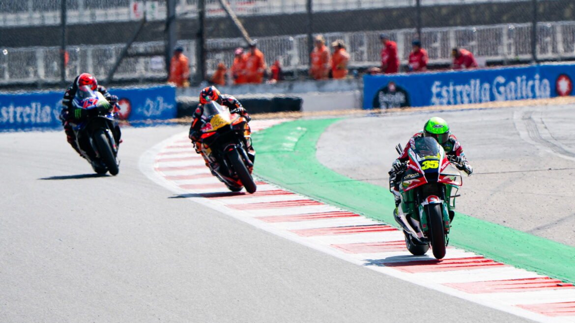 “Eu sei o que poderia melhorar as corridas”: Cal Crutchlow sobre as regras da MotoGP de 2027.