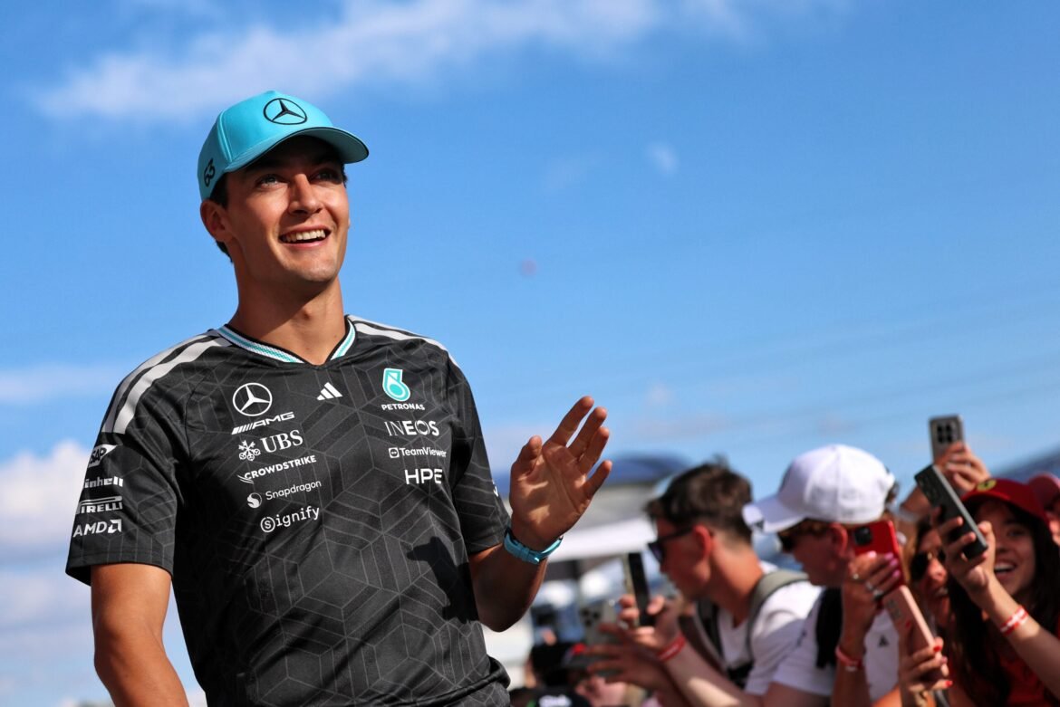 Ex-piloto compara a situação desafiadora de Hamilton e Russell.