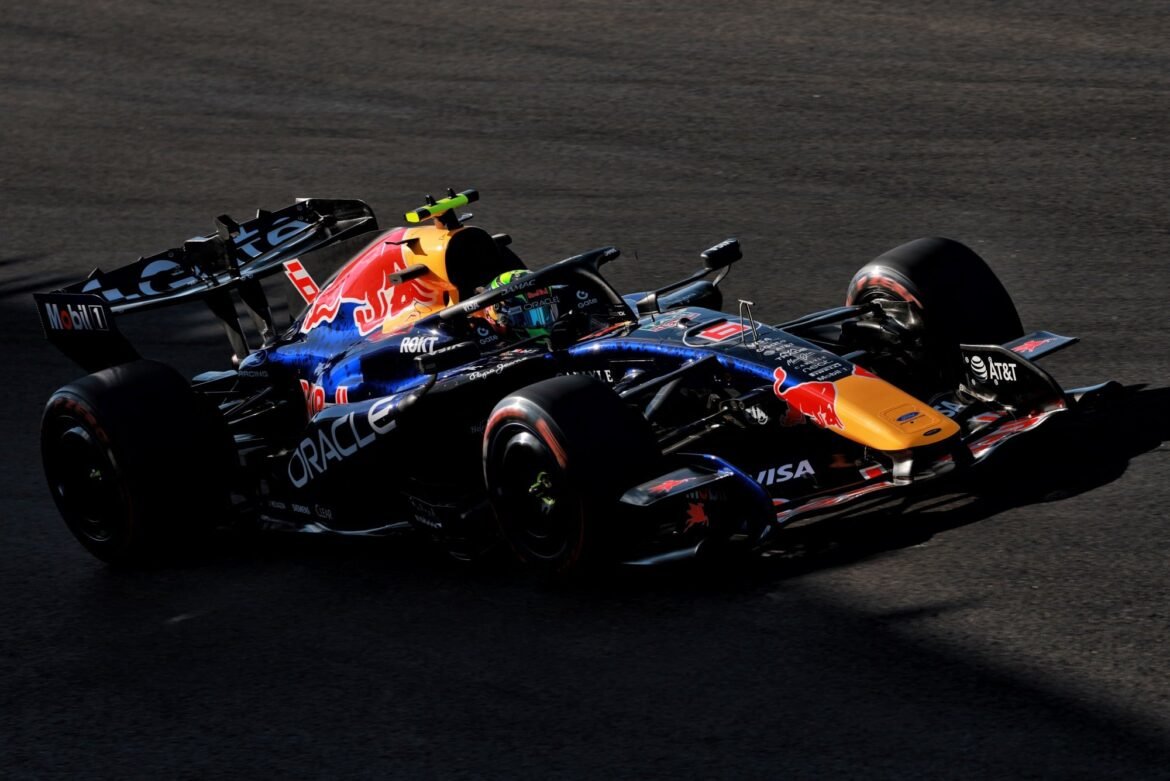Hadjar compartilha o que mais o fascina em Verstappen.