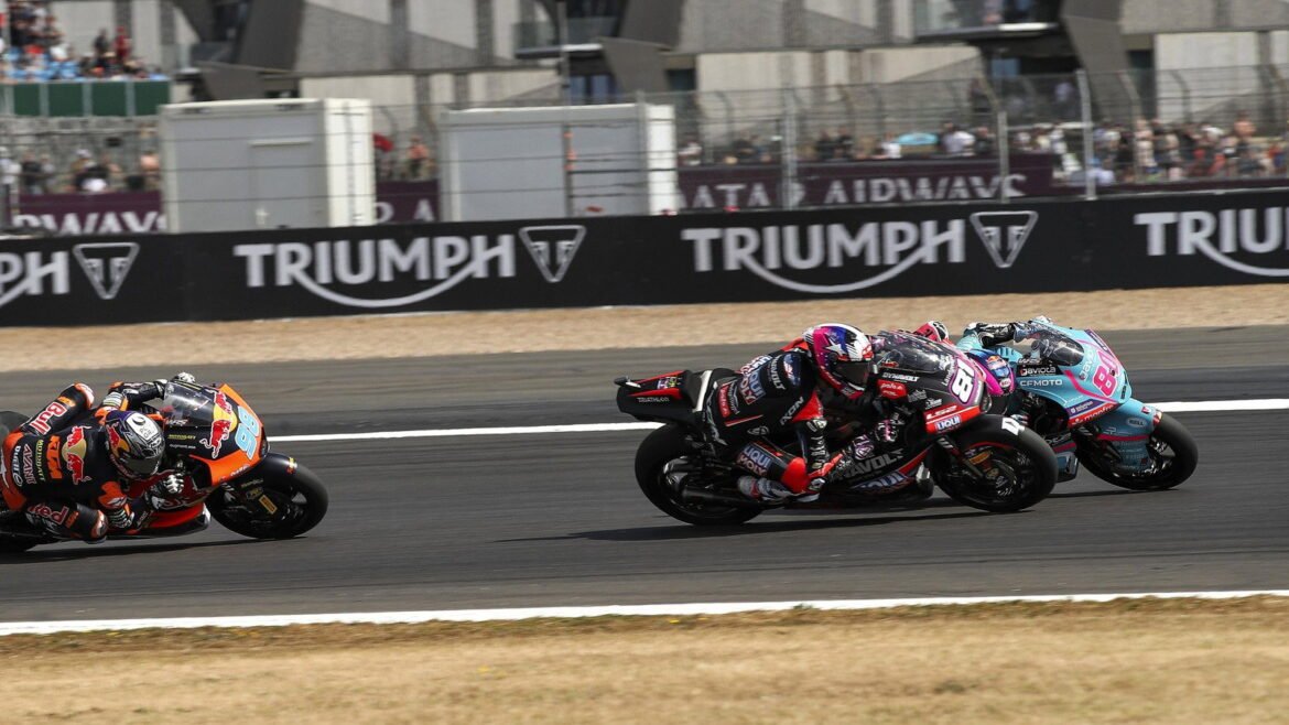 Intact GP: Senna Agius sem “nenhuma chance” na corrida de Moto2 em Silverstone