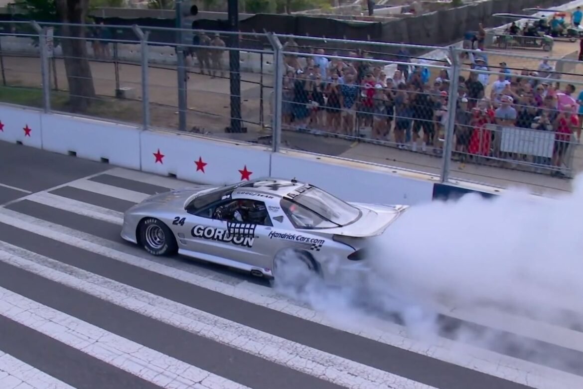 Jeff Gordon vence ambas as corridas do IROC em Washington D.C.