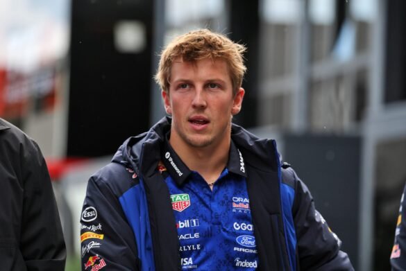 Lawson destaca uma grande diferença entre os carros da Red Bull de 2025 e 2026.