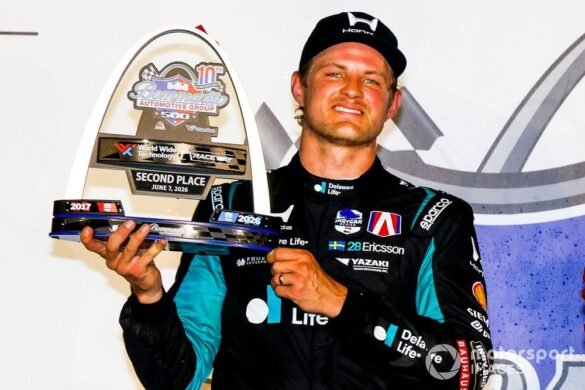 Marcus Ericsson continuará com a Andretti na temporada de IndyCar de 2027.