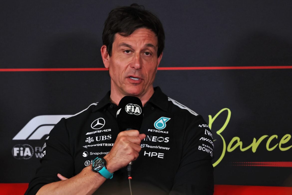 Mercedes elabora plano para enfrentar a concorrência das rivais.
