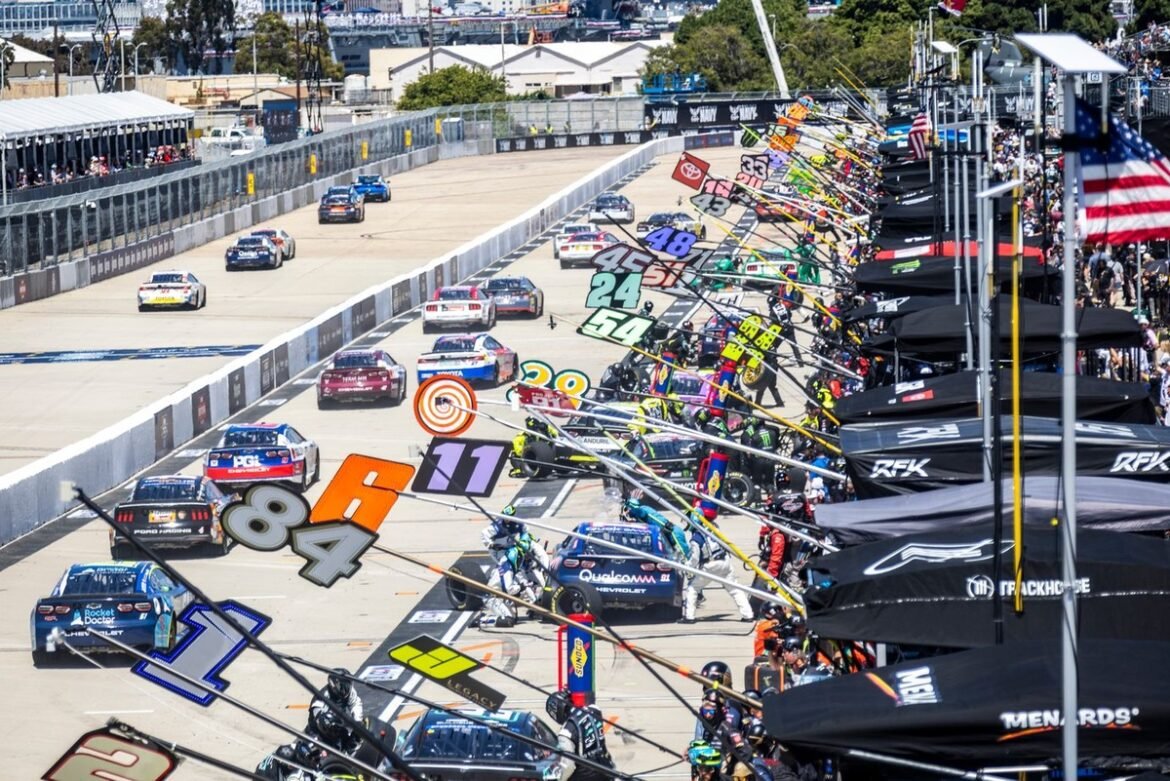 NASCAR modifica regras de pausa nas etapas para encurtar longos períodos de cautela