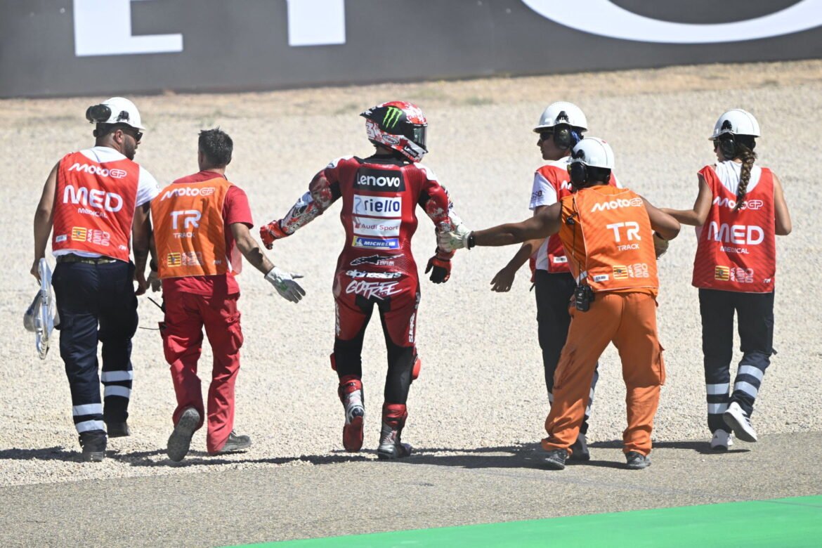“Não consigo imaginar” - A visão sombria de Pecco Bagnaia sobre o MotoGP após a queda em Aragão.