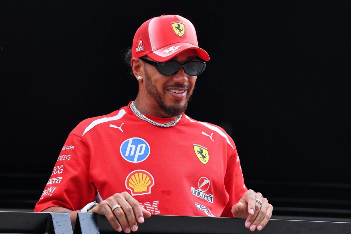 Steiner solicita que a Ferrari priorize Hamilton na disputa pelo título.