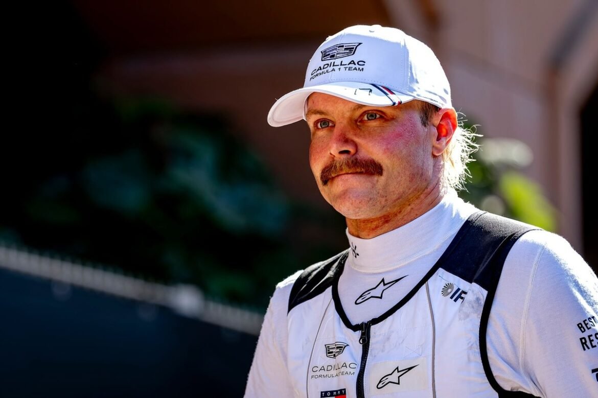 Valtteri Bottas comemora grande sucesso no ciclismo off-road durante a pausa de verão da F1.