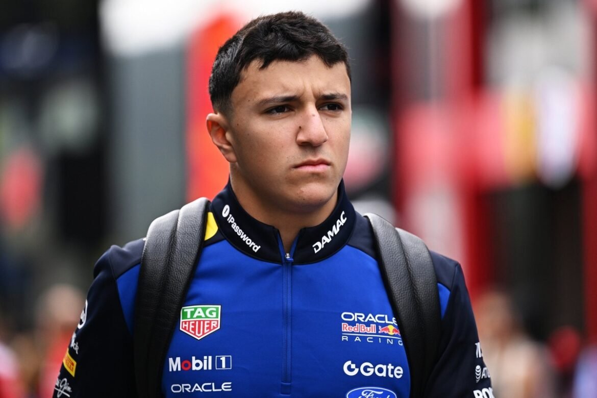 Isack Hadjar ficará de fora do GP da Itália enquanto Yuki Tsunoda retorna à equipe Racing Bulls.