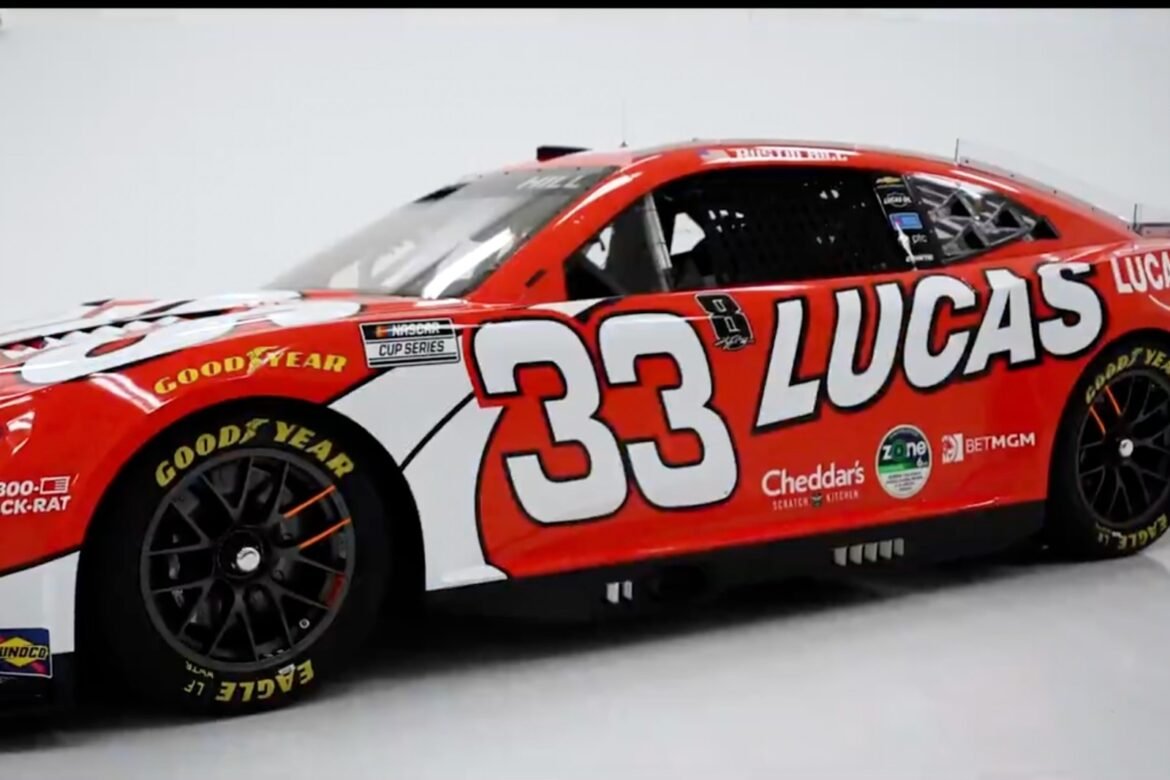 Lucas Oil irá aposentar o esquema de pintura azul em homenagem a Kyle Busch, com uma exceção.
