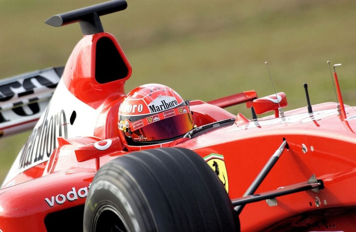 Macacão icônico de Schumacher será leiloado em Monza